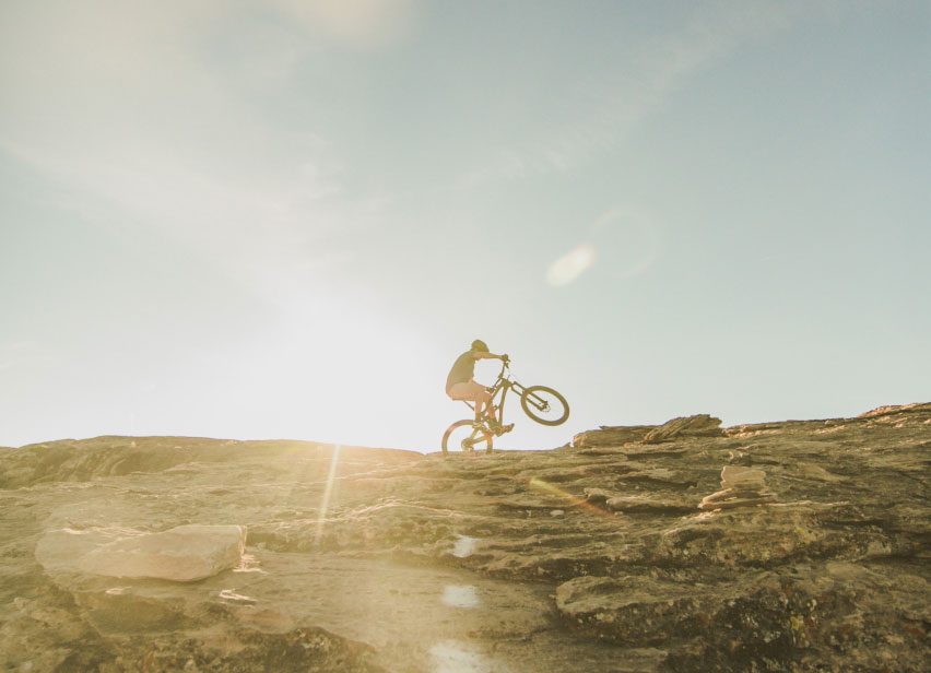 Fahrradfahrer in der Sonne